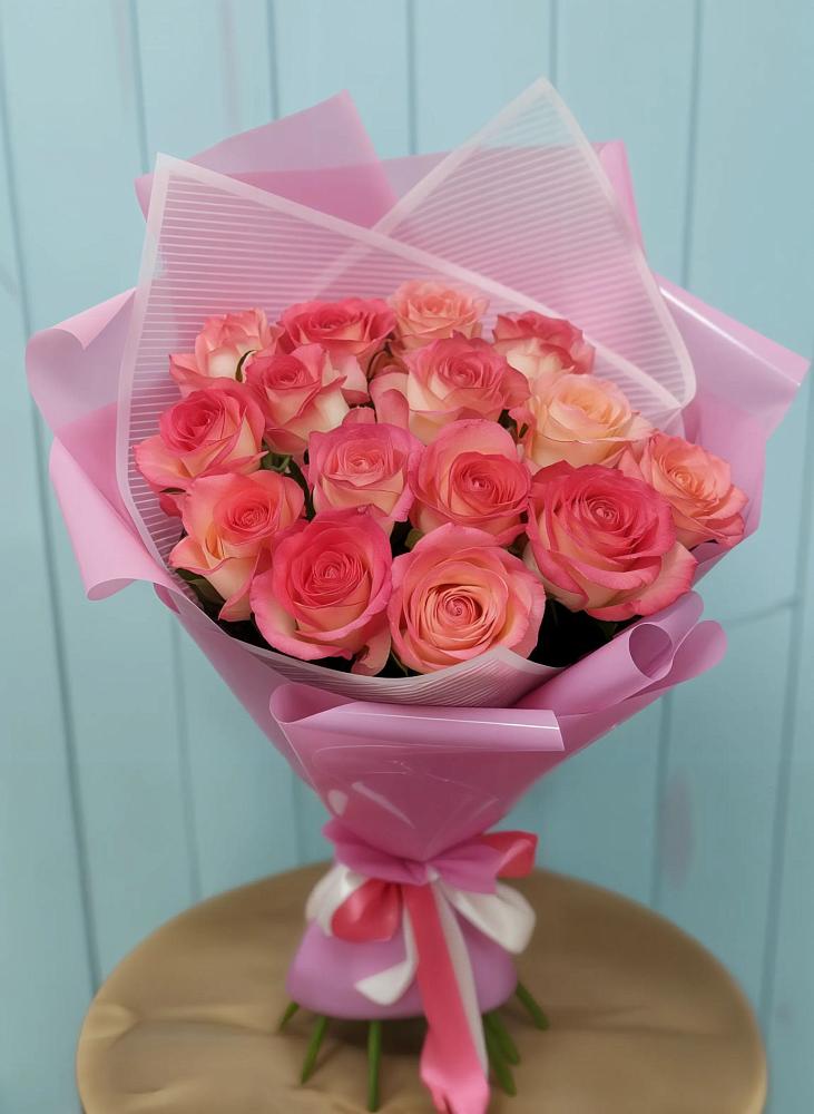 Букет 15 Розовых роз Равель в Тарбагатае Республики Бурятия