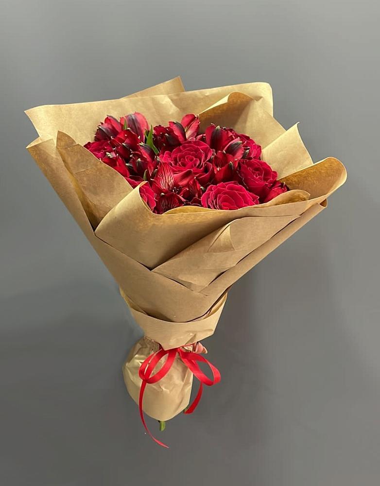 Букет цветов из: Альстромерии и Розы в Тарбагатае Республики Бурятия