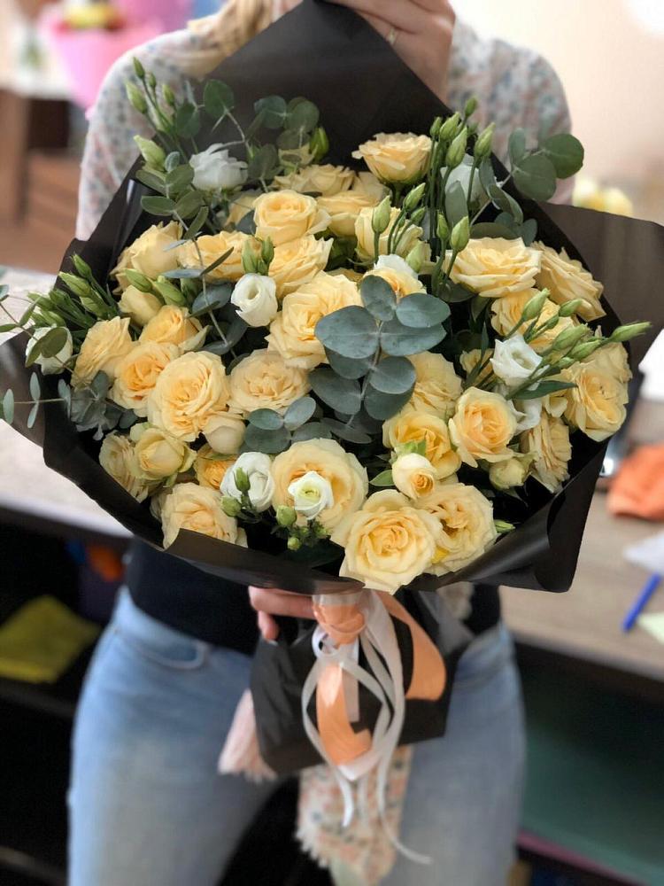 Букет цветов из: Розы и Лизиантусы в Тарбагатае Республики Бурятия