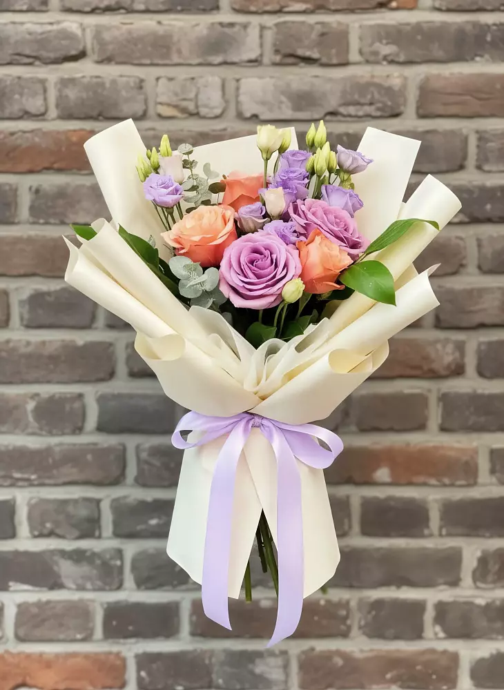 Букет цветов из: Лизиантусы и Розы в Тарбагатае Республики Бурятия