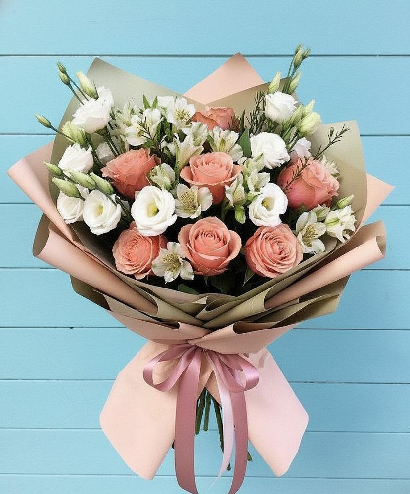 Букет цветов из: Розы, Альстромерии и Лизиантусы в Тарбагатае Республики Бурятия