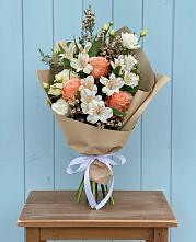 Букет цветов из:  Альстромерии, Лизиантусы, Розы и Хризантемы #REPLACE_PRED# Тарбагатае Республики Бурятия