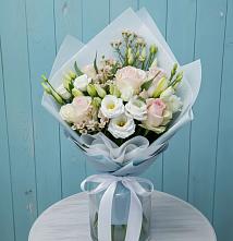 Букет цветов из:  Розы и Лизиантусы в Тарбагатае Республики Бурятия