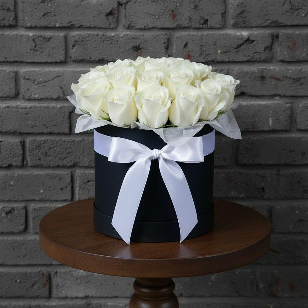 Цветочная композиция из Розы в шляпной коробке в Тарбагатае Республики Бурятия