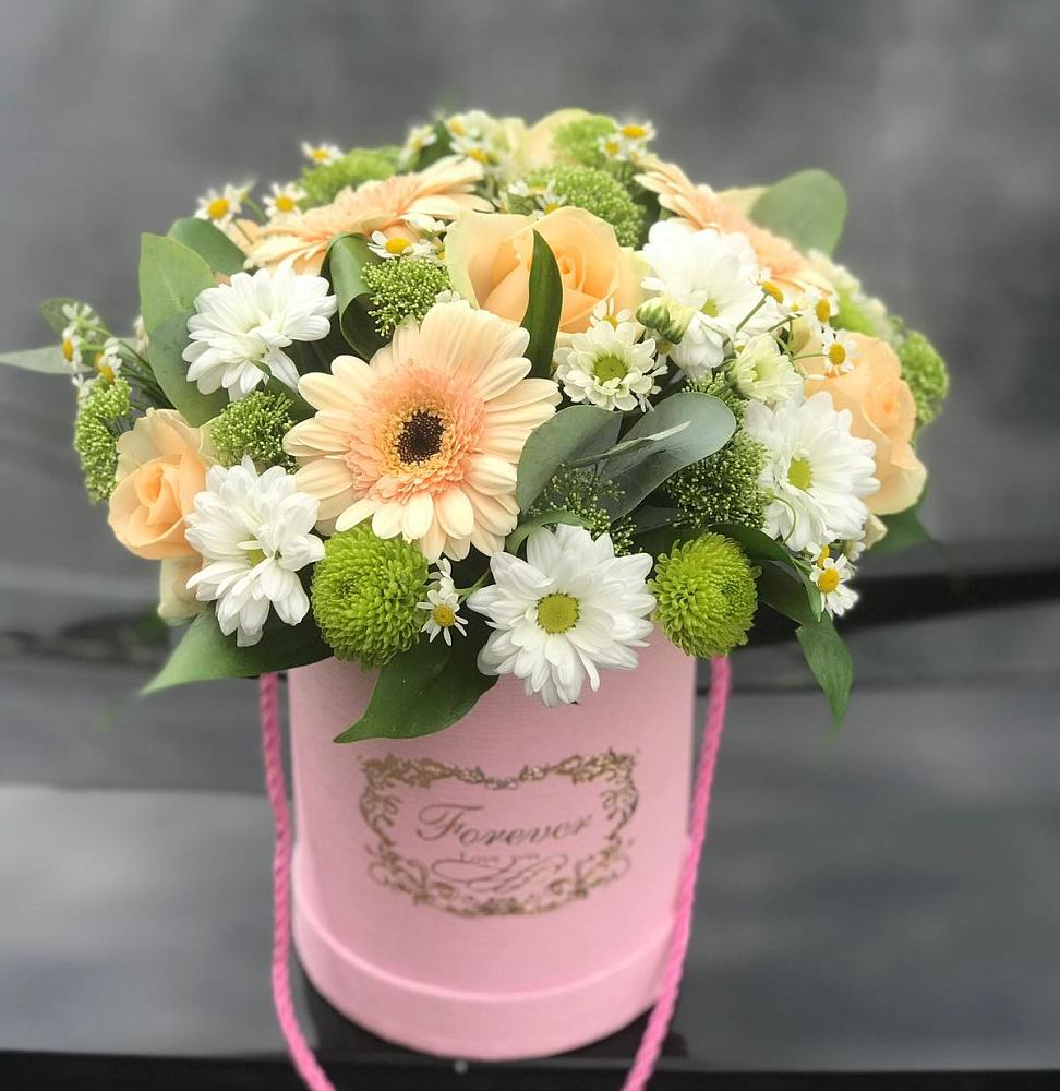 Цветочная композиция из Розы, Герберы и Хризантемы в шляпной коробке в Тарбагатае Республики Бурятия