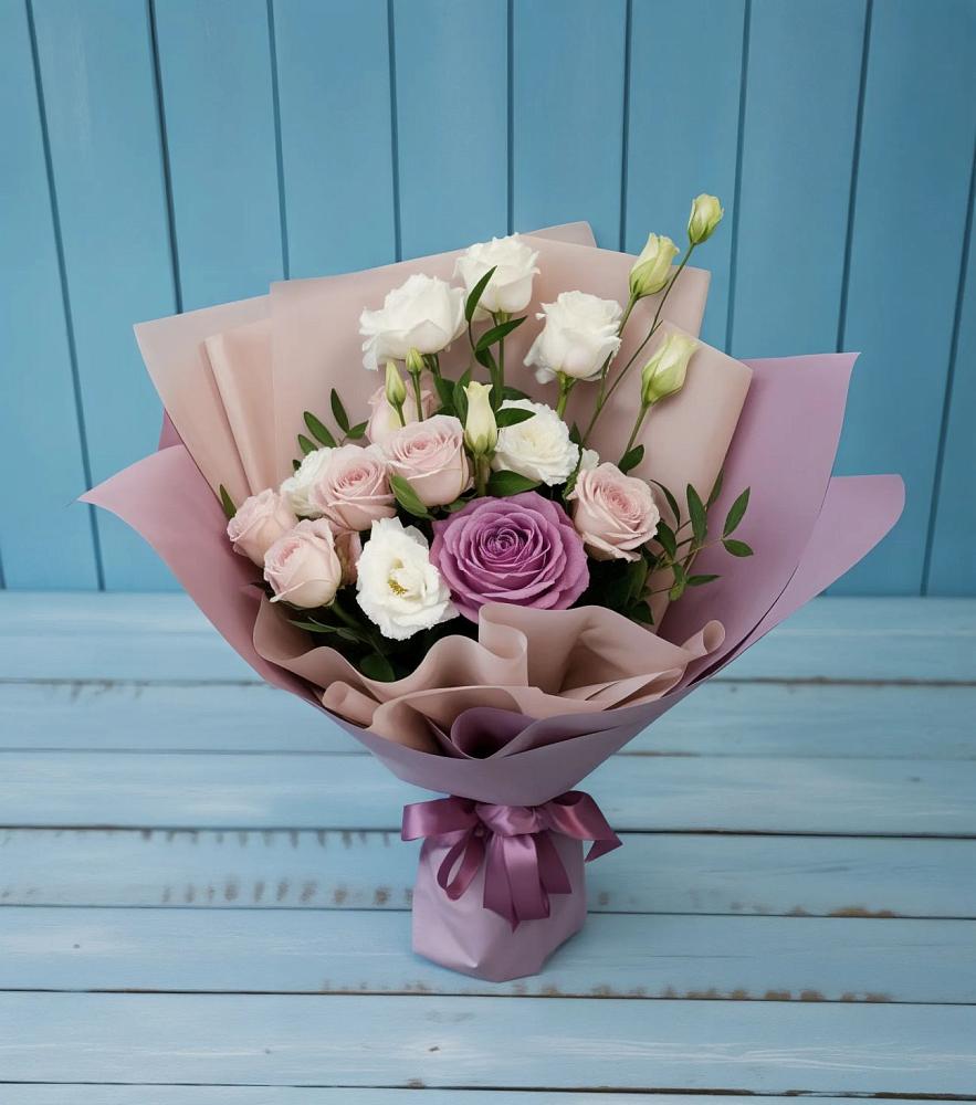 Букет цветов из: Розы и Лизиантусы в Тарбагатае Республики Бурятия